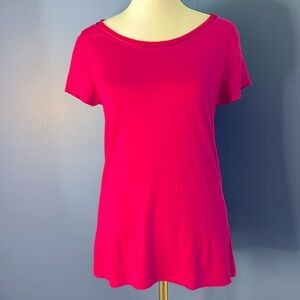 Banana Republic ladies med. raspberry french cut tee, scoop neck satin mesh trim